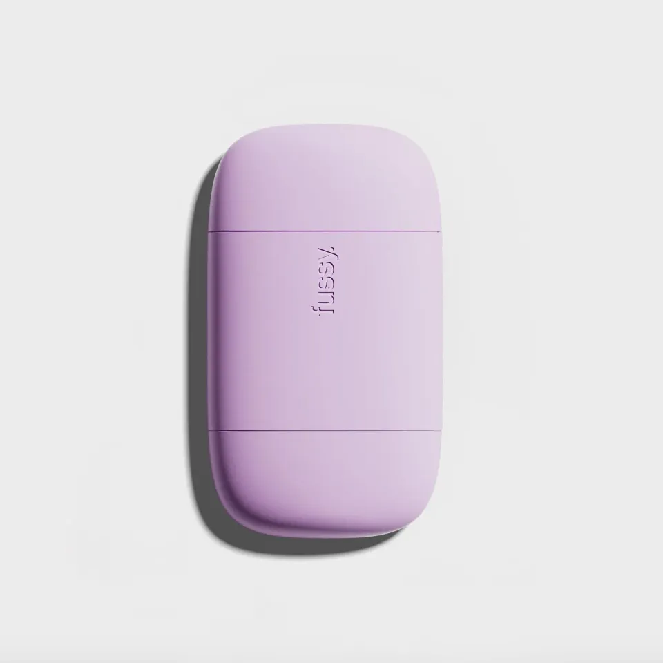 Fussy Lilac Case deodorant etui lilla genopfyldelig