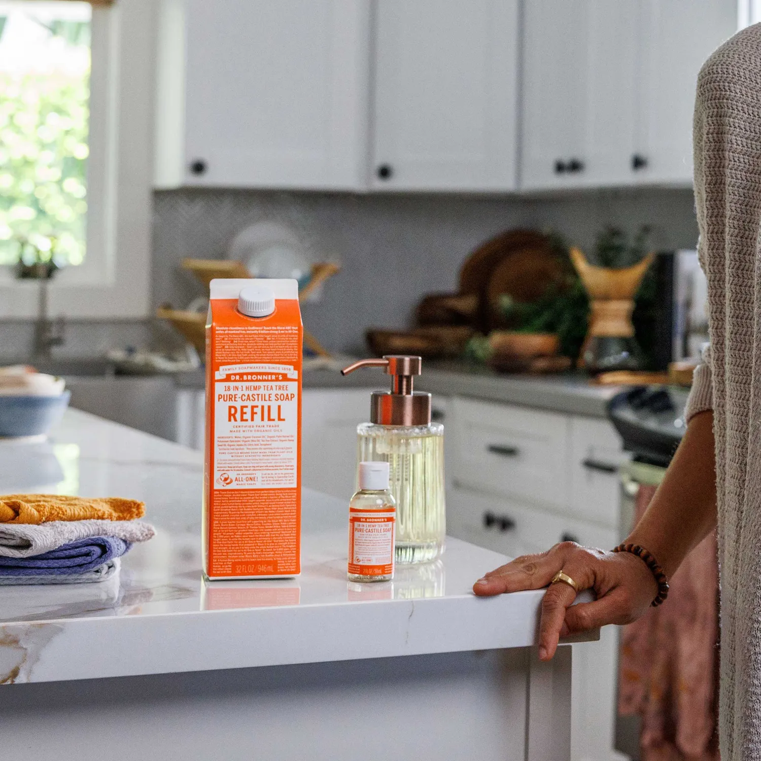 Dr. Bronner's Pure-Castile Magic Soap flydende sæbe 32 oz tea tree