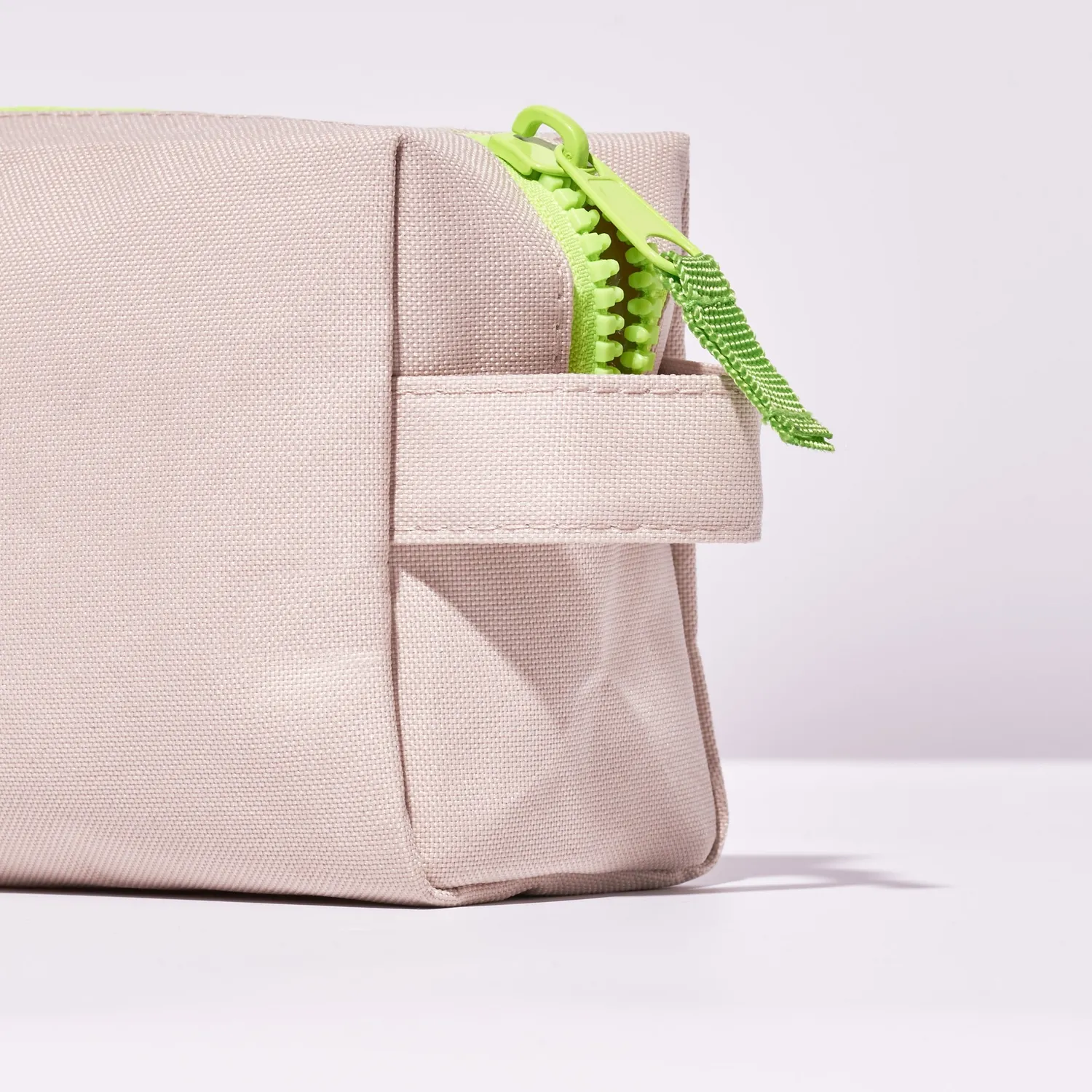 Fussy Recycled Washbag toilettaske neon beige genbrug